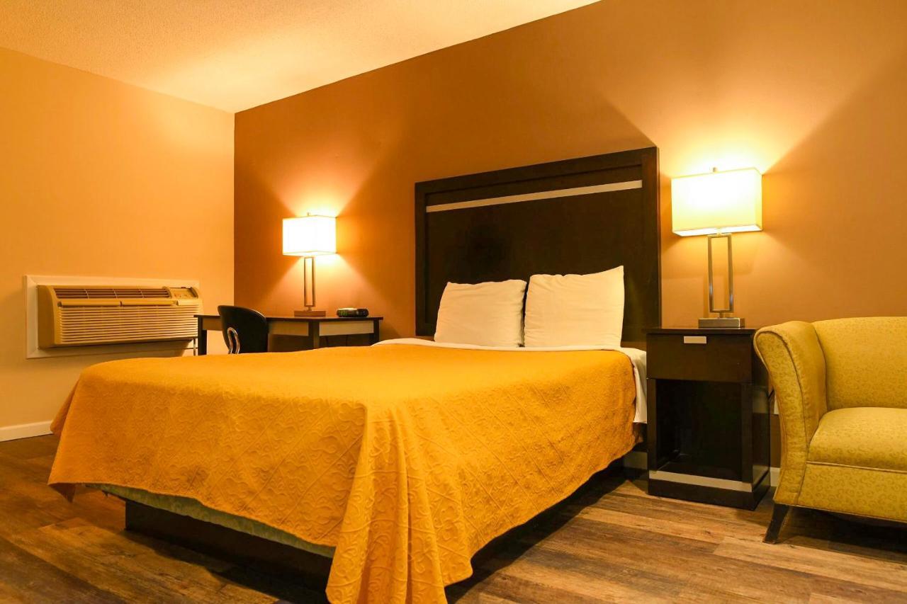 Capital Inn And Suites Rensselaer Eksteriør billede