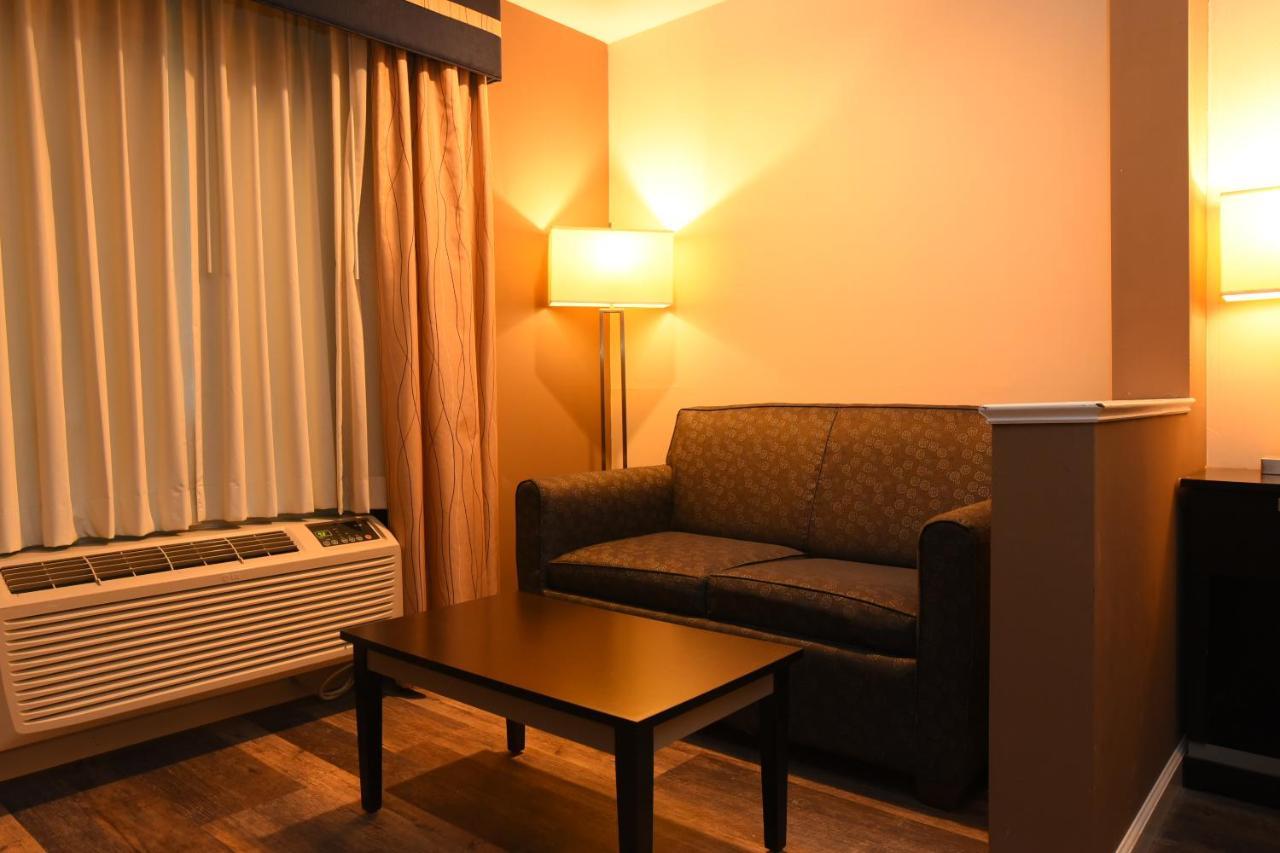 Capital Inn And Suites Rensselaer Eksteriør billede